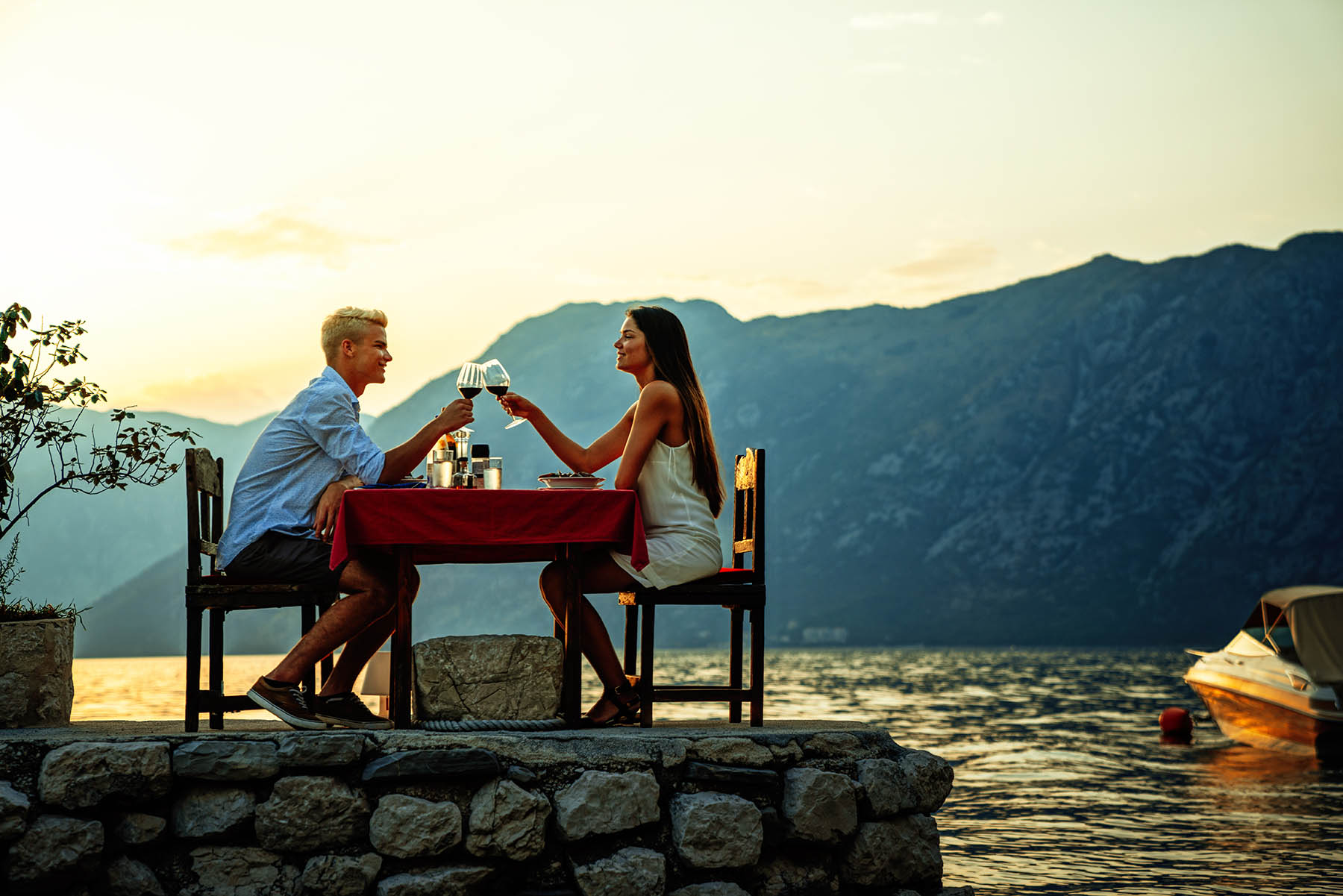 Enjoy Lake Tahoe - Romantic Dining Spots with Lake Tahoe Views